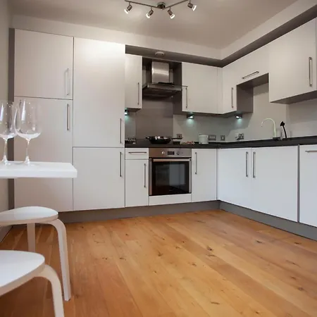 Higgihaus Cabot Mews #25 Fantastic Bristol