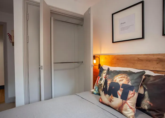 Higgihaus Cabot Mews #25 Fantastic * Μπρίστολ