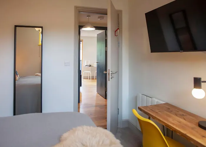 Higgihaus Cabot Mews #25 Fantastic