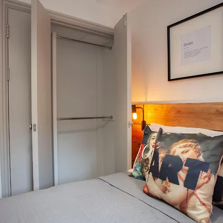 Higgihaus Cabot Mews #25 Fantastic * Bristol